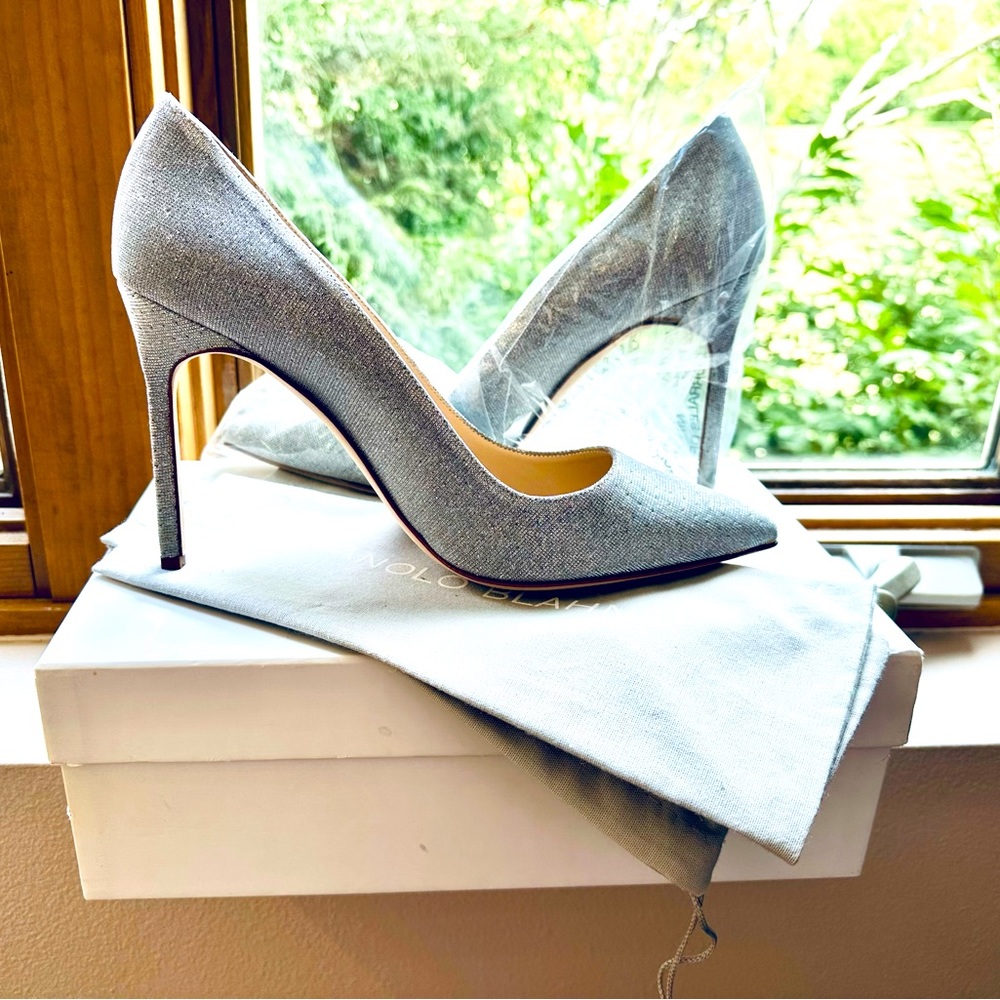 NWT Manolo Blahnik BB Silver Sparkle Pumps 100 mm Size 40 Made in Italy.